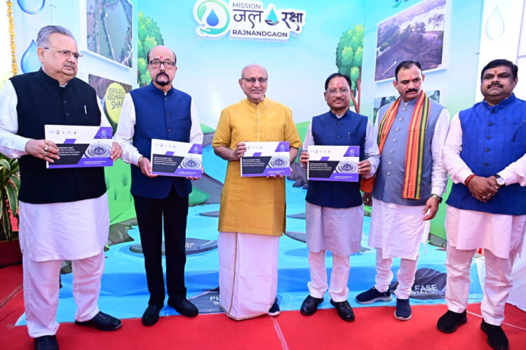 उपराष्ट्रपति ने महिलाओं के नेतृत्व वाले विकास और जमीनी स्तर पर लोकतंत्र के मॉडल के रूप में ‘लखपति दीदी’ पहल की सराहना की