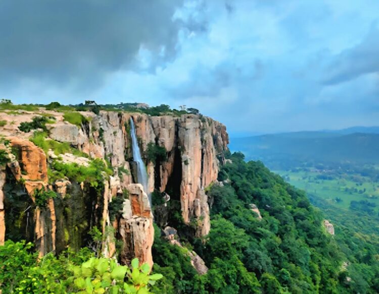 रोमांच और प्रकृति का संगम शिशुपाल पर्वत बना छत्तीसगढ़ का नया एडवेंचर हब, उसका गौरवशाली इतिहास जानिए?