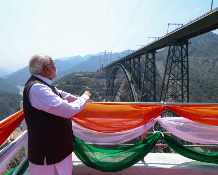 माता वैष्णो देवी के आशीर्वाद से आज वादी-ए-कश्मीर, भारत के रेल नेटवर्क से जुड़ गई : पीएम मोदी