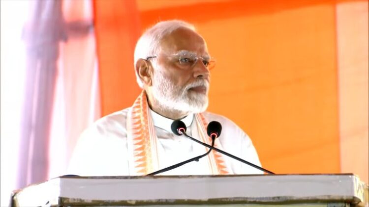 पीएम मोदी ने दुर्गापुर में 5400 करोड़ रुपये की विकास परियोजनाओं का उद्घाटन और शिलान्यास किया