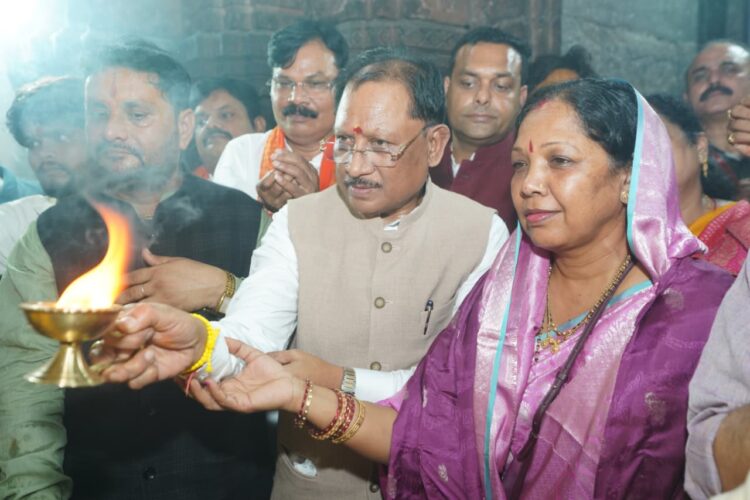 मुख्यमंत्री ने शिवरीनारायण में भगवान नर-नारायण के किए दर्शन, प्रदेशवासियों की सुख-समृद्धि और खुशहाली की कामना