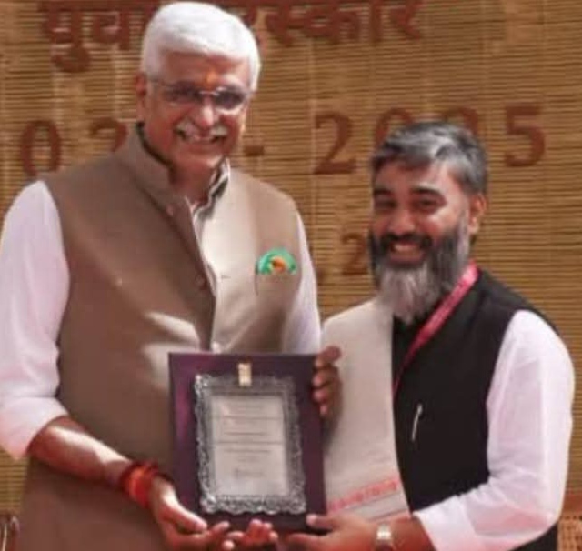 छत्तीसगढ़ की कला प्रतिभाओं ने राष्ट्रीय मंच पर लहराया परचम, केंद्रीय मंत्री ने किया सम्मानित