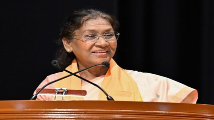 हमारे देश के महान व्यक्तित्वों ने मानव संस्कृति और ज्ञान को बहुत कुछ दिया : राष्ट्रपति द्रौपदी मुर्मू