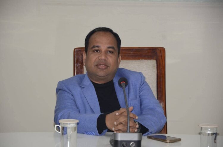 तीन बार के लाइसेंस निलंबित, नियमों के उल्लंघन पर कलेक्टर डॉ. गौरव सिंह की कार्यवाही