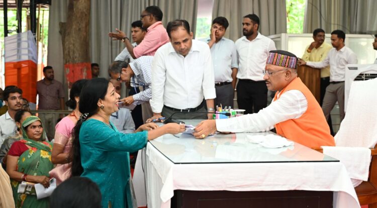 कैंसर पीड़ित पति के इलाज के लिए मुख्यमंत्री से मांगी सहायता, मुख्यमंत्री ने स्वास्थ्य विभाग को दिए निर्देश