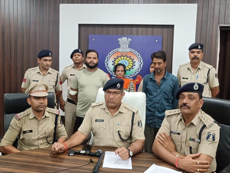 गोली चलाने का आरोपी अमित जोस व्दारा घटना में प्रयुक्त पिस्टल, 02 नग मैग्जिन एवं कारतूस सहित बरामद: आरोपी की बहन, जीजा एवं मां संगठित अपराध में पाये गये शामिल