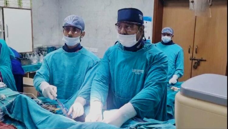 पहली बार किडनी की नस में सौ प्रतिशत रूकावट का लेजर एक्जाइमर विधि से एसीआई में हुआ सफल उपचार