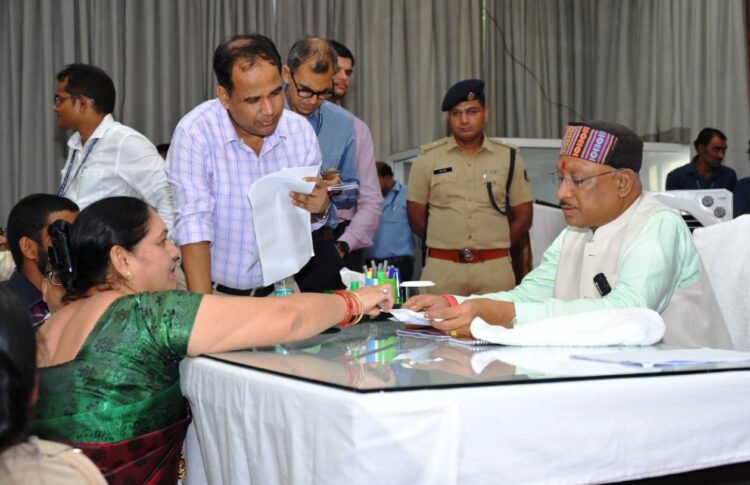 कुनकुरी सदन में रहकर बच्चे के इलाज के लिए दिया आवेदन: मुख्यमंत्री ने कहा तुरंत ही चले जाएं, व्यवस्था हो जाएगी