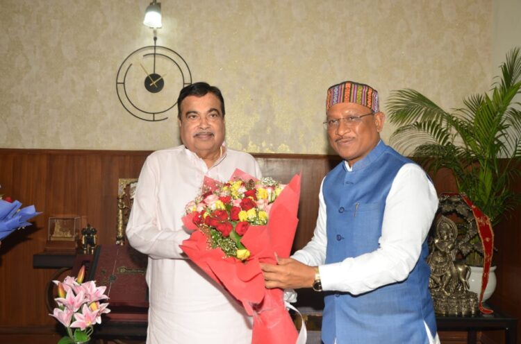 मुख्यमंत्री विष्णुदेव साय की नितिन गडकरी से मुलाकात, छत्तीसगढ़ में सड़क परियोजनाओं और आदिवासी क्षेत्रों की कनेक्टिविटी पर हुई चर्चा