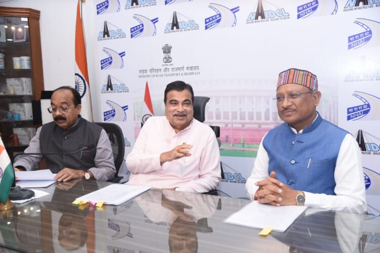 मुख्यमंत्री की केंद्रीय परिवहन मंत्री से मुलाकात: छत्तीसगढ़ को अयोध्या तक मिलेगी सीधी कनेक्टिविटी, सिरसा गेट व खुर्सीपार जंक्शन पर ग्रेड सेपरेटर निर्माण के स्वीकृति का किया गया आग्रह