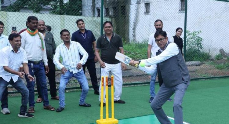 वित्त मंत्री ओपी चौधरी ने बॉक्स क्रिकेट एवं बैडमिंटन कोर्ट का किया लोकार्पण