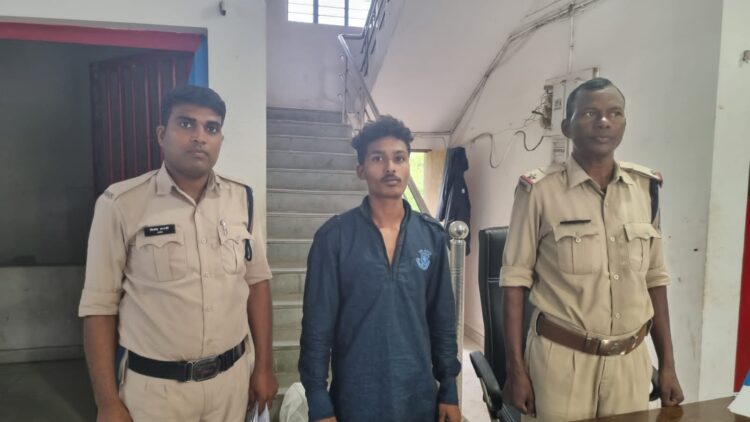 बलात्कार का फरार आरोपी भिलाई-चरौदा से गिरफ्तार, शादी का दबाव बनाने पर आरोपी ने किया मारपीट