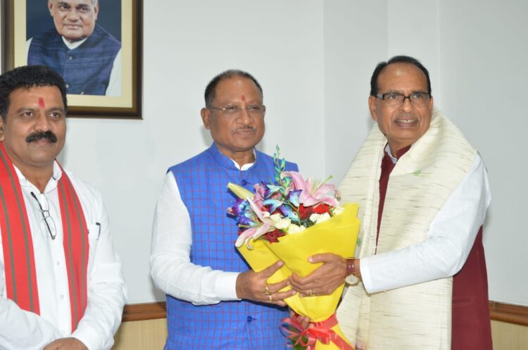 प्रधानमंत्री आवास योजना से वंचित 15.18 लाख पात्र परिवारों को जल्द मिलेगा आवास, छत्तीसगढ़ के मुख्यमंत्री ने केंद्रीय मंत्री से की मुलाकात