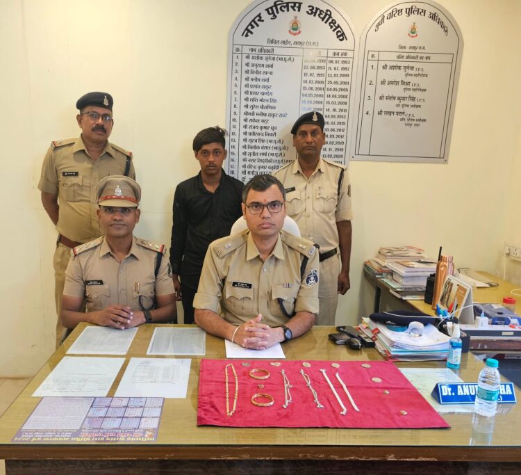 अड्डेबाजी चेकिंग के दौरान चोरी का खुलासा, आरोपी से 05 लाख रुपये का सोना- चांदी के जेवरात बरामद