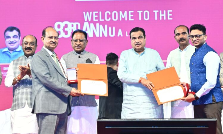 केंद्रीय मंत्री नितिन गडकरी ने छत्तीसगढ़ में चार राष्ट्रीय राजमार्गों को फोरलेन करने राशि की दी मंजूर: रायपुर में चार फ्लाईओवर बनेंगे, 20 हजार करोड़ रुपए के कार्यों की मिली स्वीकृति