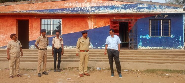 SSP प्रशांत ठाकुर ने छत्तीसगढ़-मध्यप्रदेश की सीमा से लगे अर्न्तर्राज्जीय चेकपोस्ट नवाटोला का किया औचक निरीक्षण