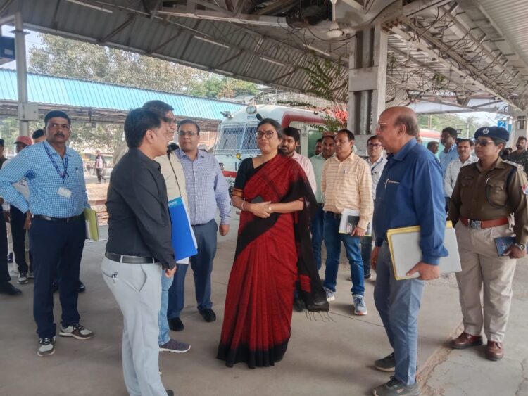 SECR की महाप्रबंधक ने पावर हाउस रेलवे स्टेशन पर चल रहे अमृत भारत योजना के कार्यों का किया निरीक्षण