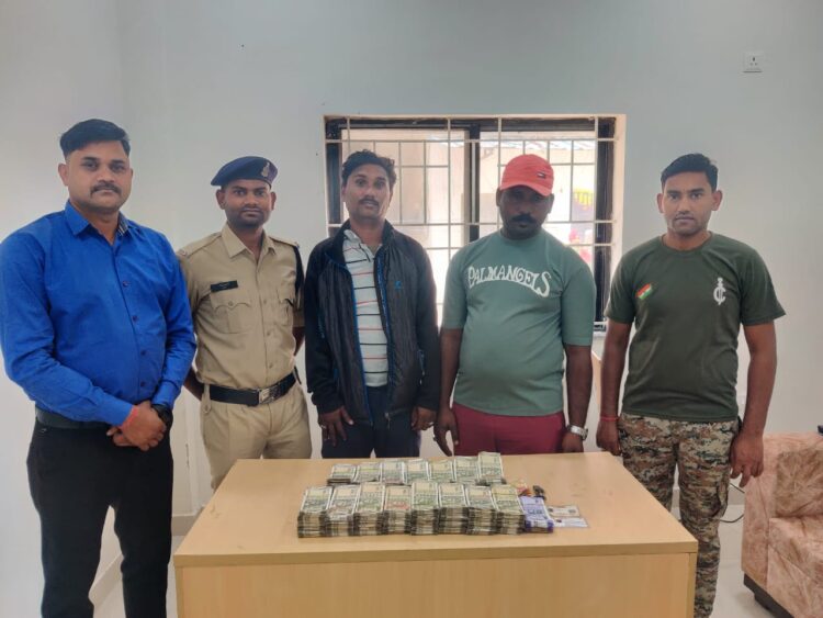 संदिग्ध वाहन से ₹30 लाख से अधिक की नकदी बरामद, वाहन चेकिंग के दौरान पुलिस को मिली सफलता