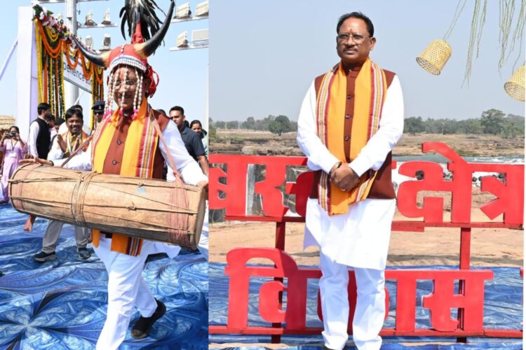 मुख्यमंत्री विष्णु देव साय का बस्तरिया अंदाज में हुआ स्वागत, गौरसिंग मुकुट पहनाकर किया गया अभिनन्दन