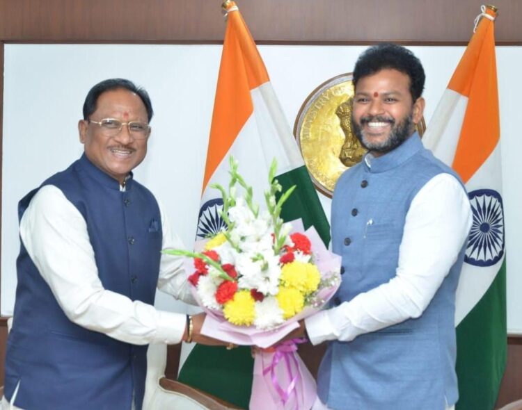 रायपुर से सिंगापुर और दुबई के लिए सीधी उड़ान शीघ्र, मुख्यमंत्री विष्णुदेव साय से मुलाकात के दौरान केंद्रीय नागरिक उड्डयन मंत्री ने दी हरी झंडी