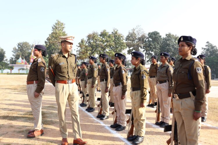 SP वैभव बैंकर ने जनरल परेड का किया निरीक्षण, आपातकालीन स्थिति से निपटने पुलिस जवानों ने की तैयारी