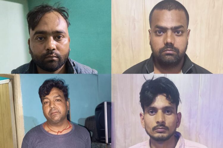 नकली पेन ड्राईव खपाने वाले गिरोह का पर्दाफाश, 04 आरोपियो के पास से 957 नग नकली पेन ड्राईव एवं ठगी के 33 हजार रूपये बरामद