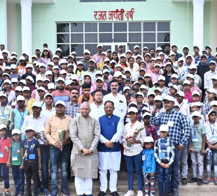 मुख्यमंत्री विष्णुदेव साय से मिले विधानसभा के शैक्षणिक भ्रमण पर आये मुंगेली जिले के बच्चे