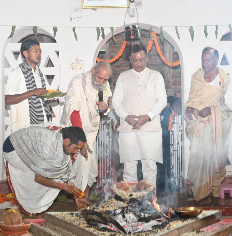 गहिरा गुरु महाराज के उपदेशों से आदिवासी समाज को मिला सत्य सनातन धर्म का बोध- मुख्यमंत्री विष्णुदेव साय