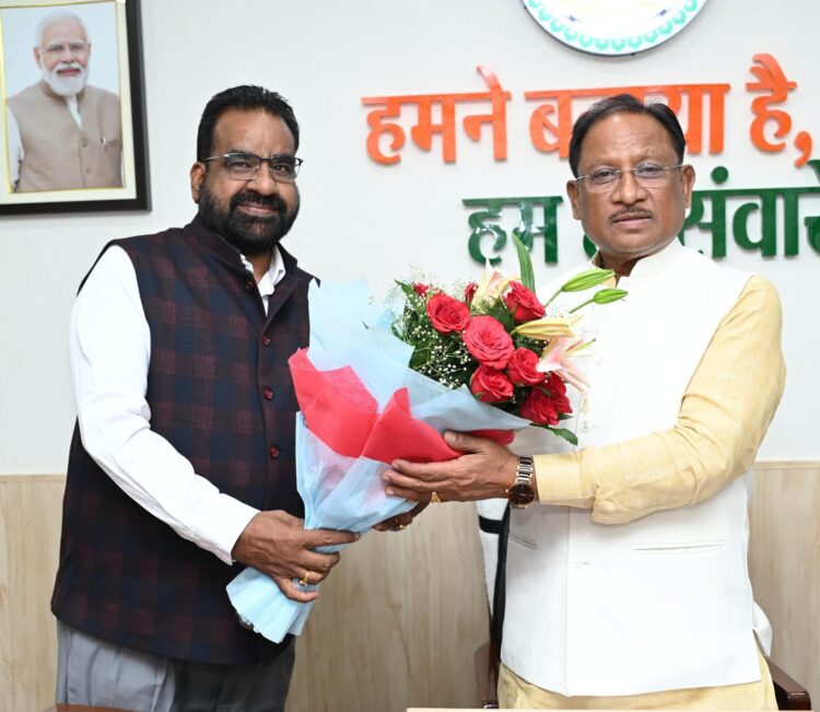 मुख्यमंत्री विष्णु देव साय से महात्मा गांधी उद्यानिकी एवं वानिकी विश्वविद्यालय के कुलपति ने की सौजन्य मुलाकात