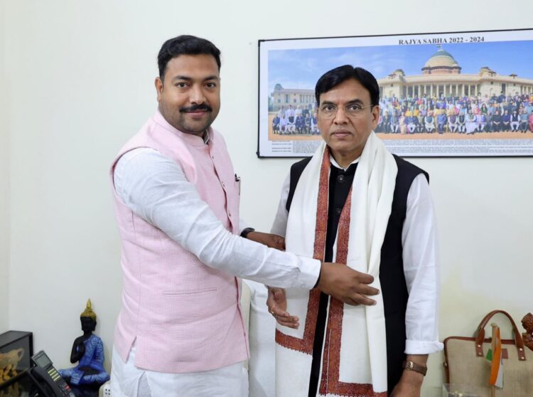 छत्तीसगढ़ राज्य युवा आयोग अध्यक्ष ने केंद्रीय मंत्री डॉ. माण्डविया से की मुलाकात
