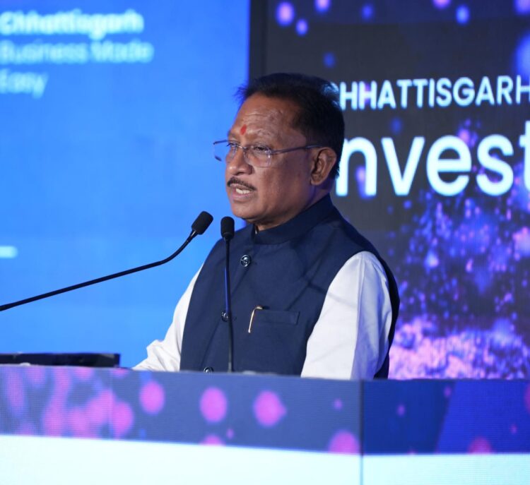 मुख्यमंत्री विष्णुदेव साय ने बेंगलुरु में आयोजित इन्वेस्टर कनेक्ट मीट में उद्योगपतियों और निवेशकों से किया संवाद
