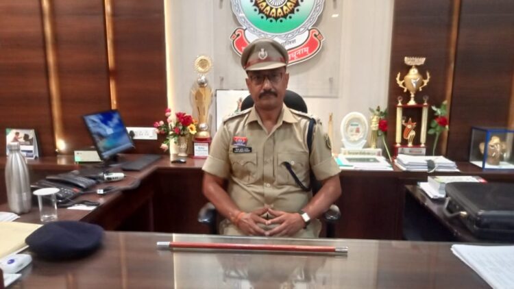 जांजगीर चांपा जिले के नव पदस्थ पुलिस अधीक्षक विजय कुमार पाण्डे ने किया पदभार ग्रहण