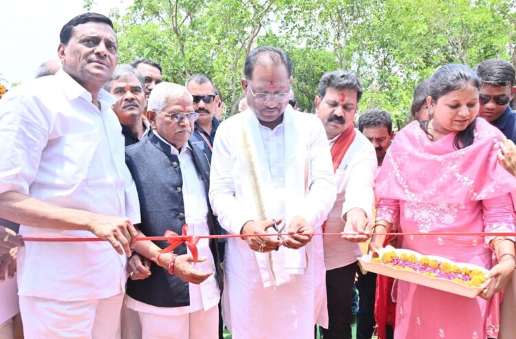 मुख्यमंत्री विष्णु देव साय ने किया अटल आवास योजना अंतर्गत 226 आवासों का लोकार्पण