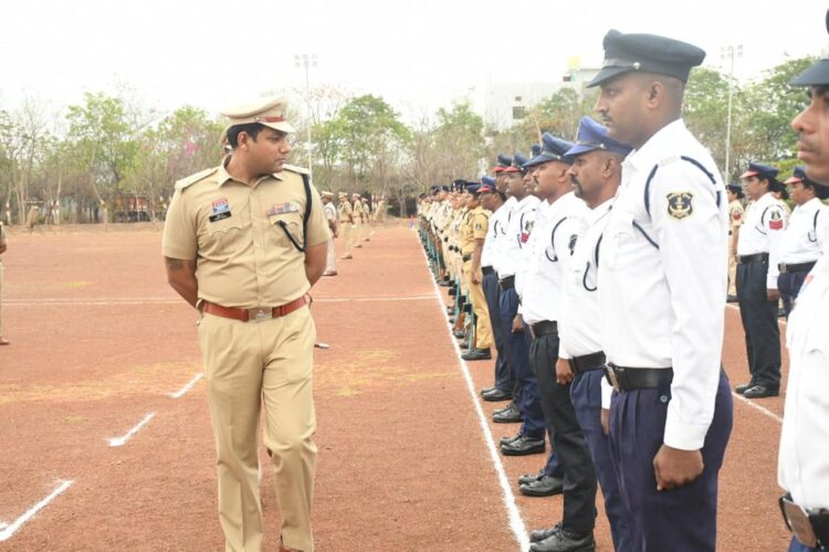 SP मोहित गर्ग द्वारा लिया गया जनरल परेड़, परेड उपरांत कराया गया बलवा ड्रील का अभ्यास