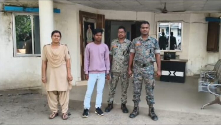 अपनी नानी के घर रहकर कॉलेज की पढ़ाई करने वाली युवती के साथ दुष्कर्म करने वाला फरार आरोपी गिरफ्तार