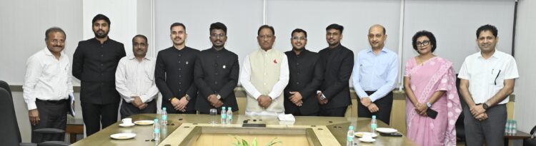 मुख्यमंत्री विष्णुदेव साय से भारतीय प्रशासनिक सेवा 2024 बैच के प्रशिक्षु अधिकारियों ने की सौजन्य मुलाकात