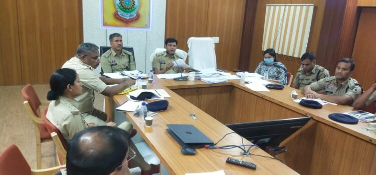 SP मोहित गर्ग ने ली क्राइम मीटिंग, अपराध रोकने एवं असामाजिक गतिविधियों पर अंकुश लगाने के दिए सख्त निर्देश