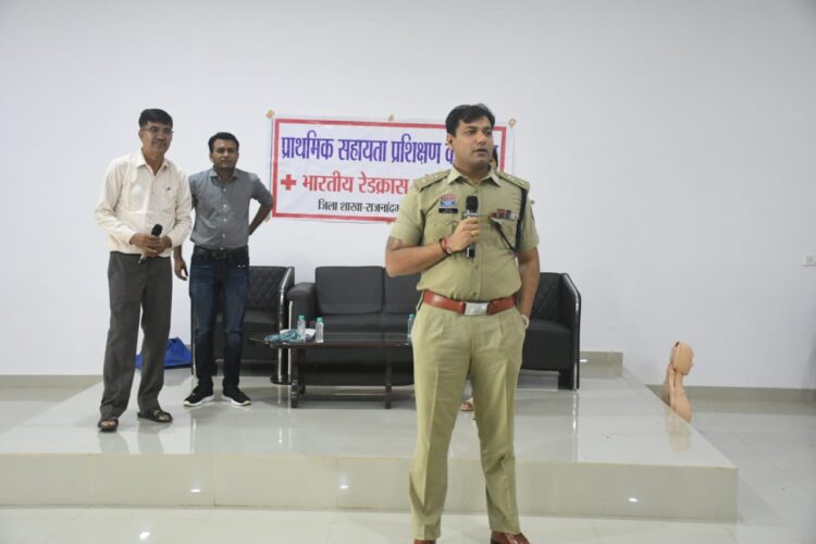 SP मोहित गर्ग की उपस्थिति में प्राथमिक चिकित्सा सहायता एवं सीपीआर का डेमो प्रशिक्षण दिया गया