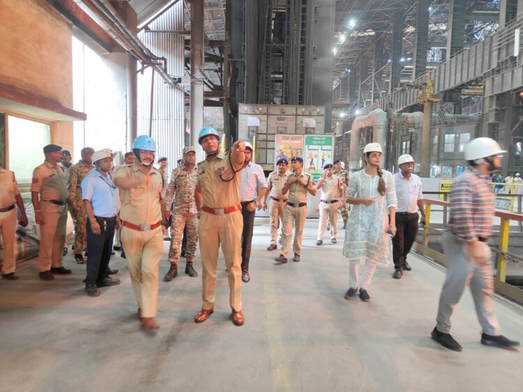 SP मोहित गर्ग की मौजूदगी में भिलाई स्टील प्लांट में 53 लाख रुपए से अधिक की नशीली पदार्थों का हुआ नष्टीकरण
