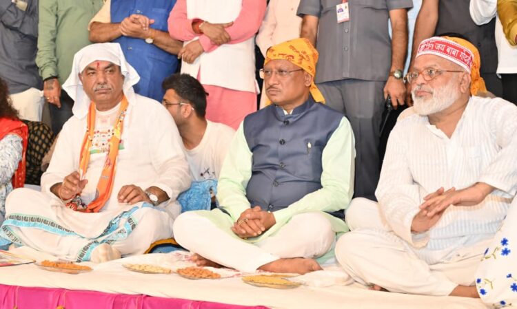 मुख्यमंत्री विष्णुदेव साय संत बाबा हरदास राम साहिब जी की बरसी महोत्सव में हुए शामिल