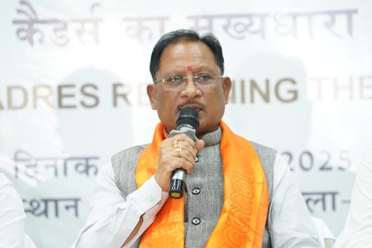 बस्तर में नक्सल उन्मूलन की दिशा में ऐतिहासिक दिन, बंदूक छोड़ संविधान अपनाने वालों का स्वागत- मुख्यमंत्री विष्णु देव साय