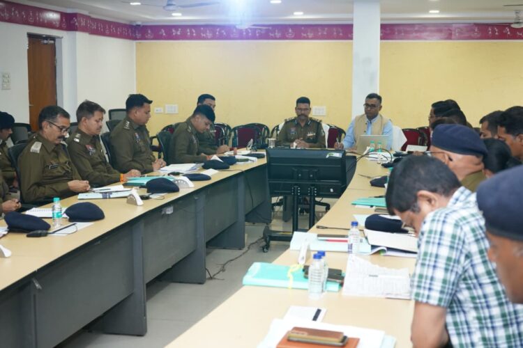 IG अमरेश मिश्रा ने राजपत्रित अधिकारियों एवं थाना प्रभारियों की ली बैठक, DG/IG कांफ्रेंस के दौरान सुरक्षा को लेकर दिए आवश्यक निर्देश