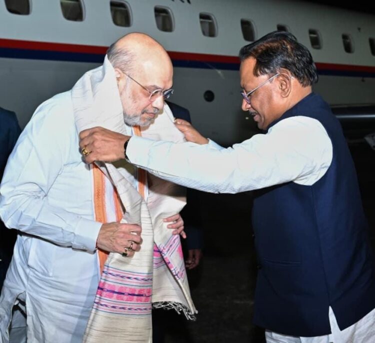 गृहमंत्री अमित शाह पहुंचे रायपुर, बस्तर ओलंपिक के समापन समारोह में होंगे शामिल