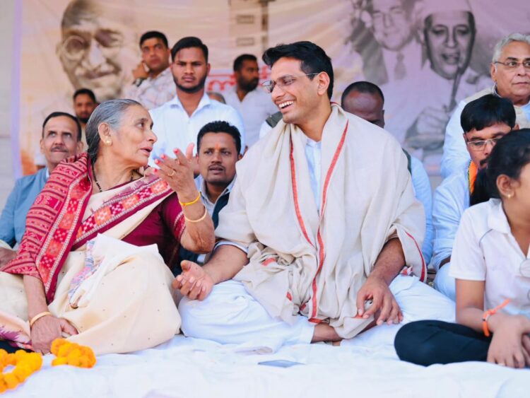 भिलाई विधायक देवेंद्र यादव का जारी रहेगा उपवास: समर्थन करने उनकी मां भी पहुंची, बढ़ाया हौसला