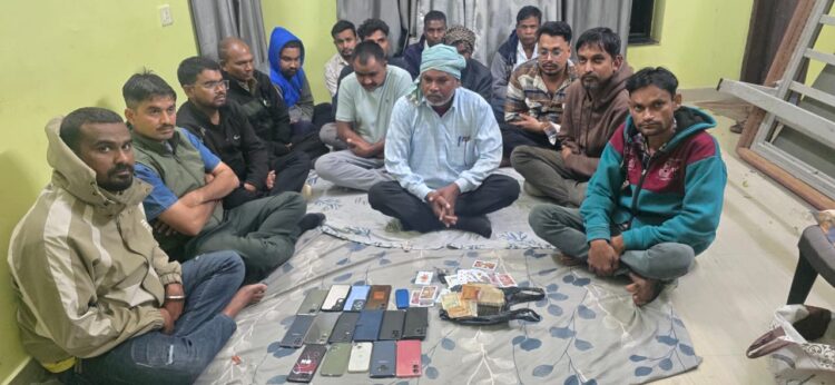 रायपुर- दुर्ग के 16 जुआड़ी फार्म हाउस में हुआ खेलते गिरफ्तार: नगद ₹2.12 लाख, 2 नग चारपहिया वाहन, 8 नग दोपहिया वाहन और 17 नग मोबाईल बरामद