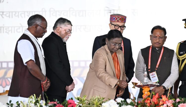 राष्ट्रपति द्रौपदी मुर्मू ने ‘जशक्राफ्ट’ एवं जशपुर की जनजातीय मातृशक्ति के कौशल की सराहना की