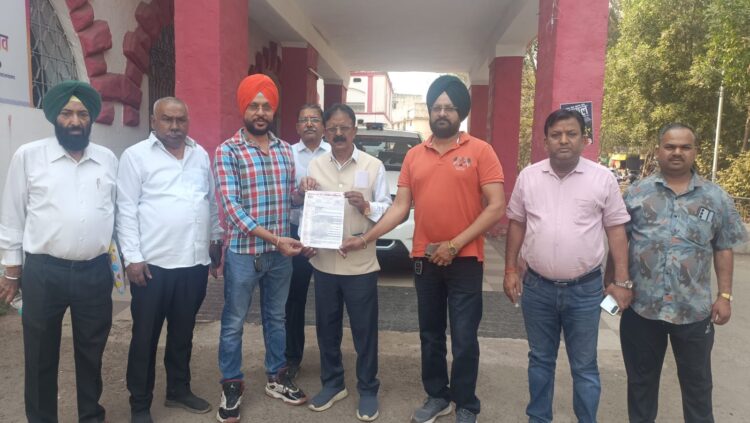 छत्तीसगढ़ ट्रक ट्रेलर ट्रांसपोर्ट एसोसिएशन ने ट्रांसपोर्ट नगर की समस्याओं से कलेक्टर को कराया अवगत