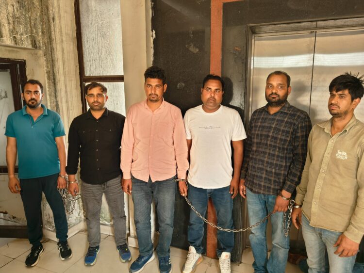 GATE परीक्षा में नक़ल कराने वाले 6 आरोपी गिरफ़्तार, ब्लूटूथ सहित कई इलेक्ट्रॉनिक्स डिवाइस जप्त