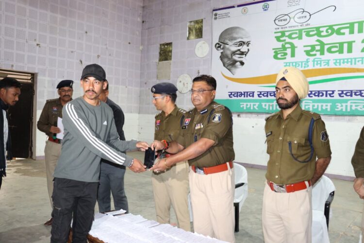 SSP राजेश अग्रवाल ने गुम हुए 525 नग गुम मोबाइल को असल मालिकों को किए वापस