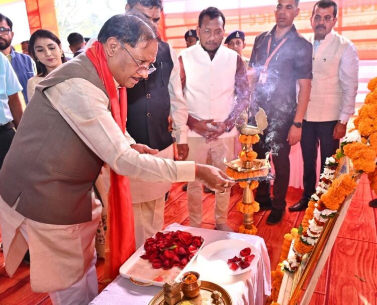जन्मदिन पर सेवा का संदेश: मुख्यमंत्री विष्णुदेव साय ने जन्मदिन पर रक्तदान शिविर का किया शुभारंभ